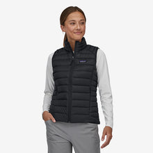 Load image into Gallery viewer, Patagonia Women&#39;s Down Sweater Vest
