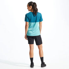 Load image into Gallery viewer, Pearl Izumi Women&#39;s Canyon Short w/ Liner
