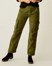 Load image into Gallery viewer, Carve Designs Women&#39;s Nina Cargo Pant
