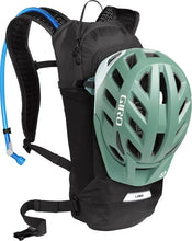 Load image into Gallery viewer, CamelBak Women&#39;s Lobo 9 70 oz
