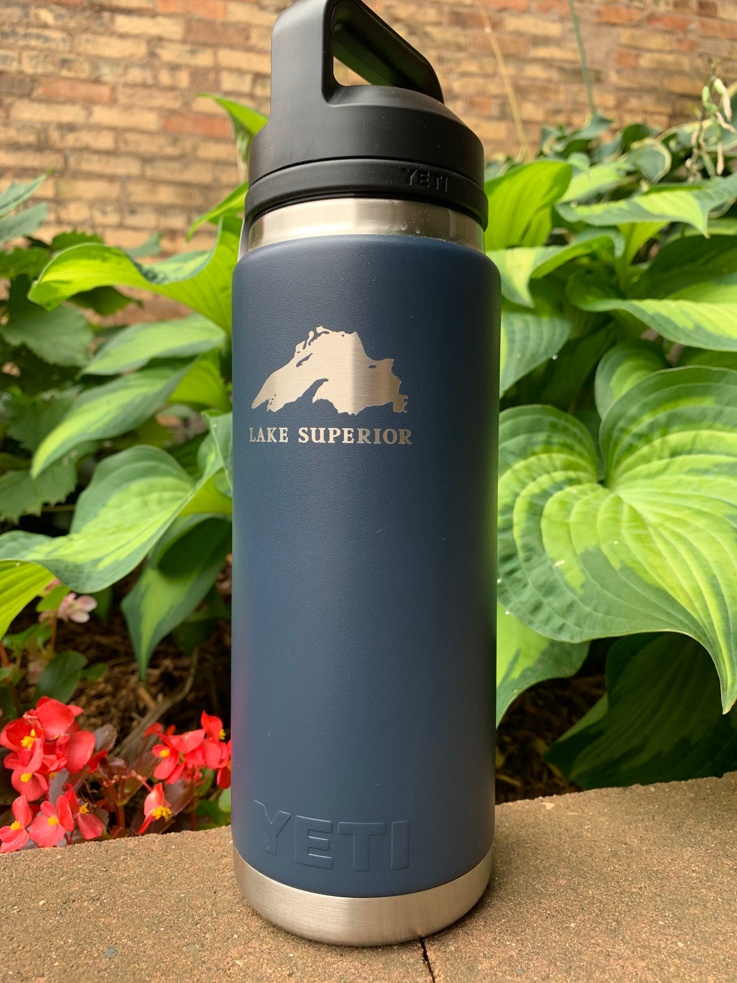 Yeti Lake Superior Rambler 26 w/Chug Cap