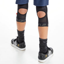 Load image into Gallery viewer, Pearl Izumi Youth Summit Knee Pads
