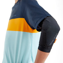 Load image into Gallery viewer, Pearl Izumi Youth Summit Elbow Pads
